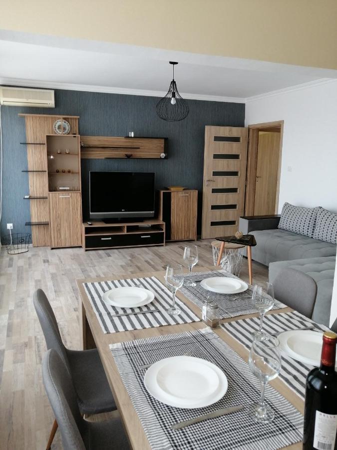 Yanakiev'S Central Apartment Burgas Exterior photo